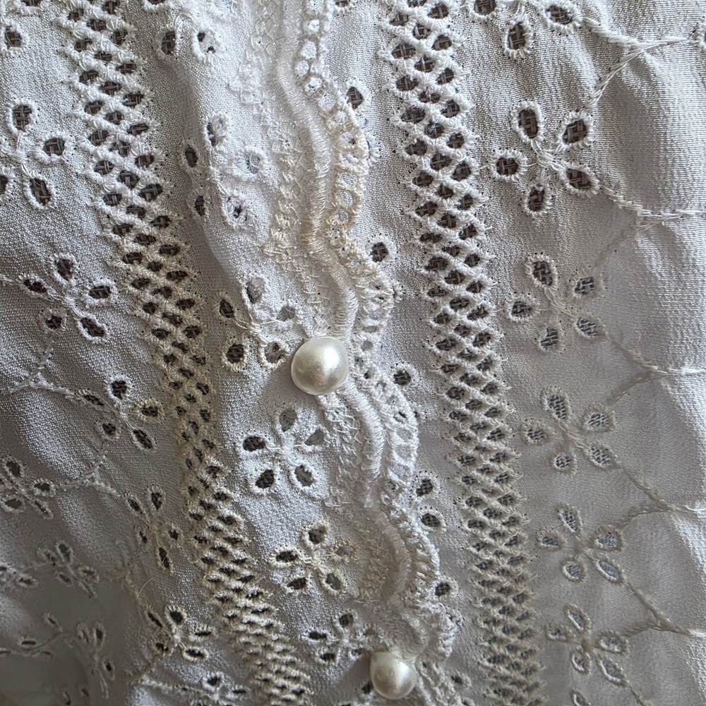 Vintage Union Made White Eyelet Lace Blouse Coquette Pearl Button Top USA Made - Picture 5 of 10